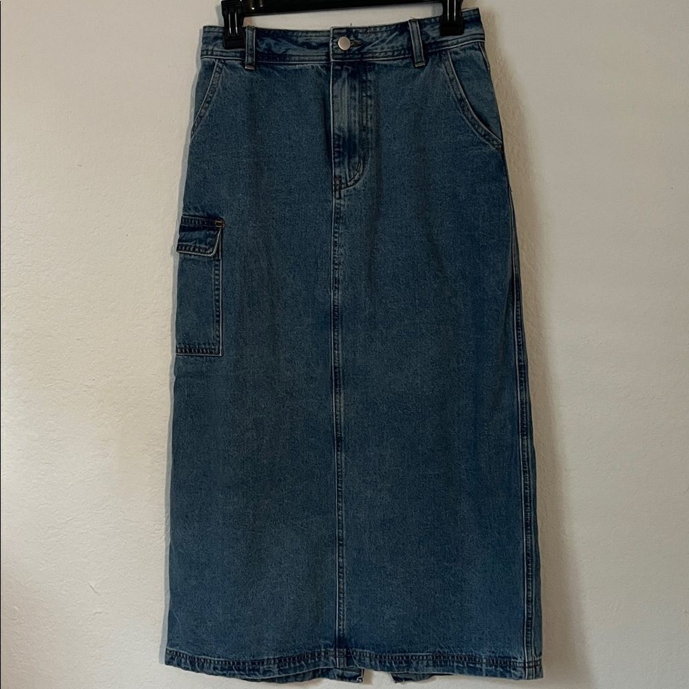 Nomad Women's High Waist Back Vent Denim Skirt with Pockets in Size S